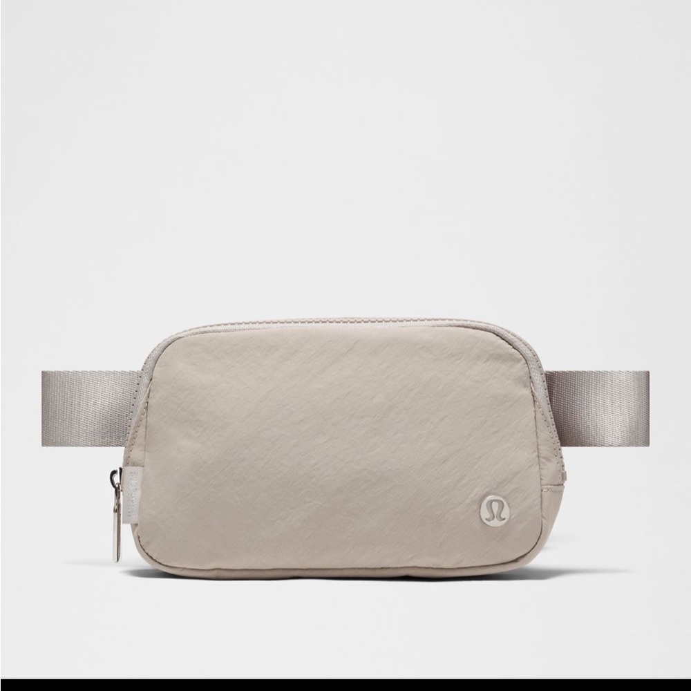 lululemon everywhere belt bag
